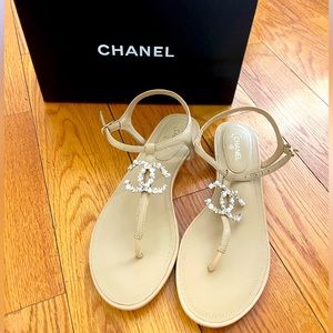 CHANEL LOGO SANDALS